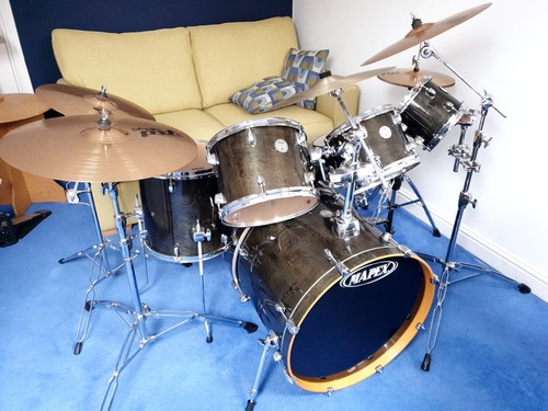 Complete drum kit with - , cymbals